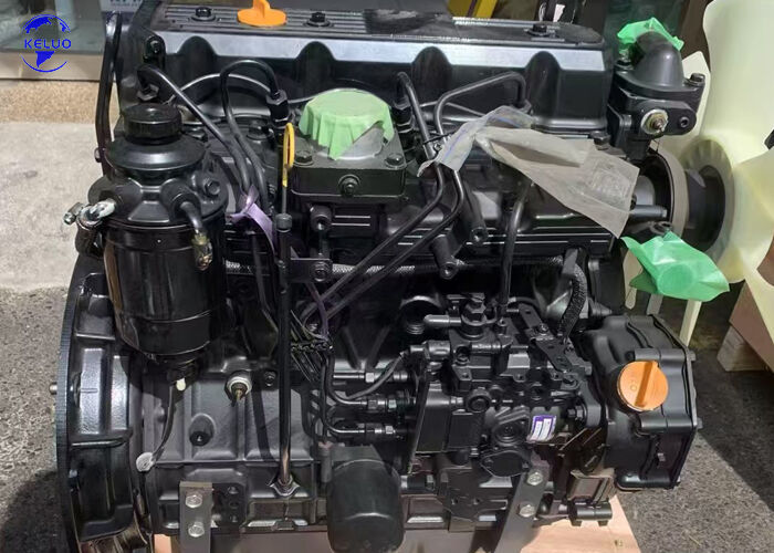 Een klassieke inline-vier watergekoelde verticale dieselmotor 4TNE92