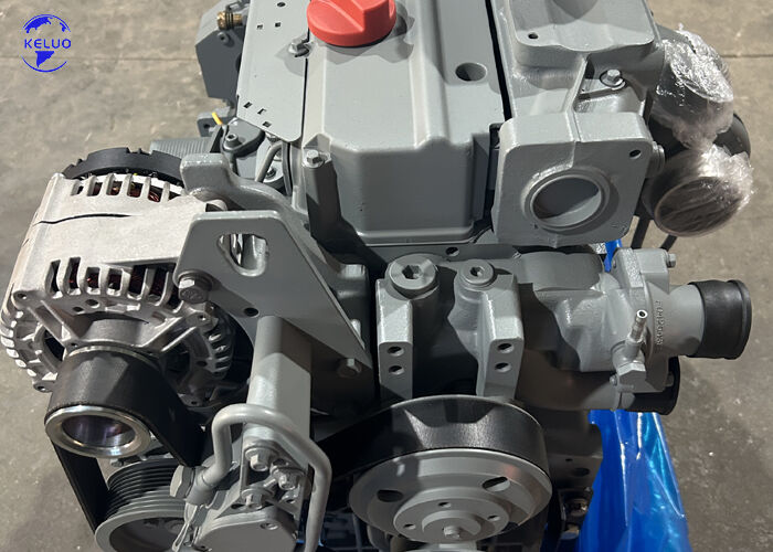Gloednieuwe BF4M2012C / BF4M2012-motor 98 kW, 2100 tpm voor trilwalsen.